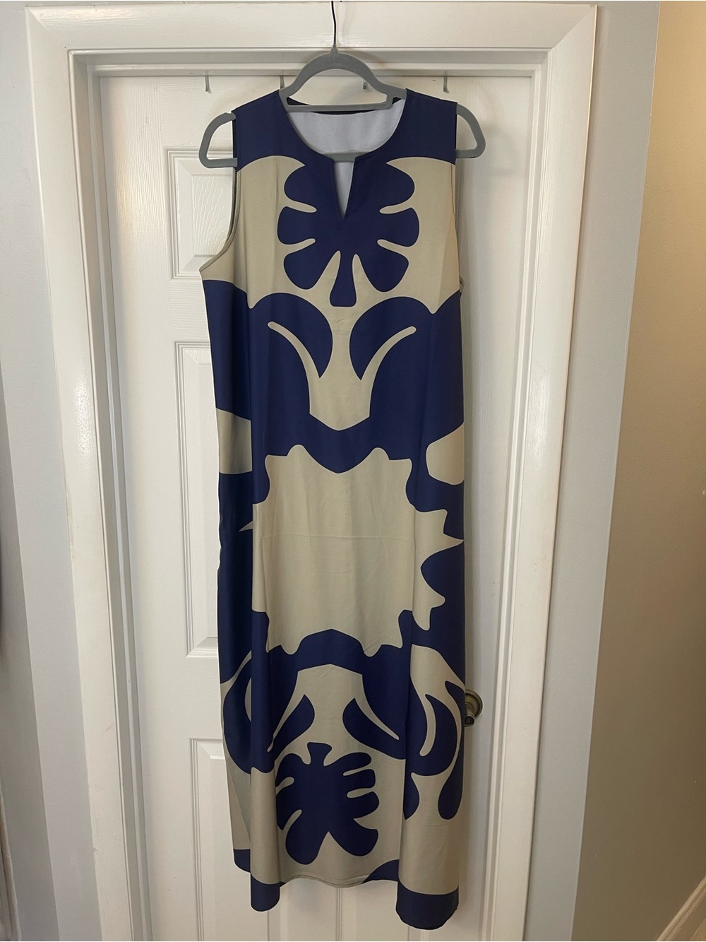 XL Sleeveless Navy and Khaki Retro Patterned Maxi Dress w/ Pockets